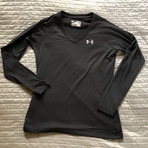 Semi-fit black Under Armour work out shirt!